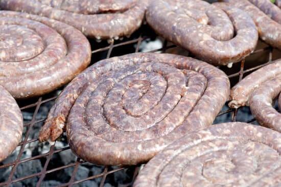 Cooking boerewors